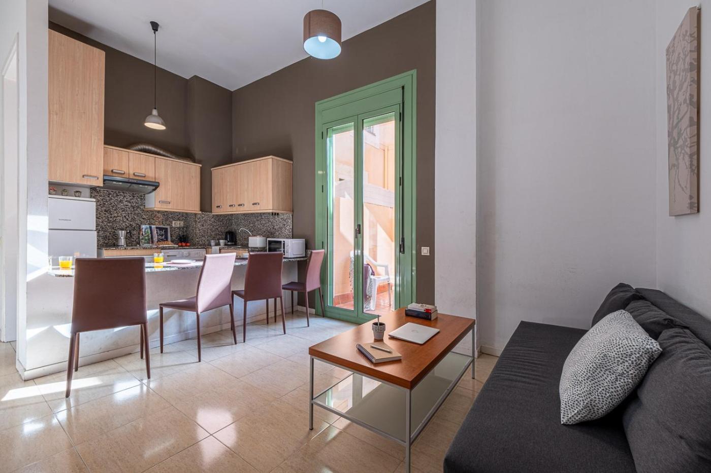 Urban Center Apartment *
